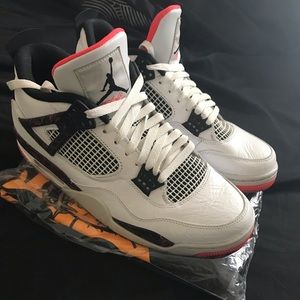 Jordan retro 4 pale citron